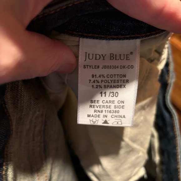 Judy Blue Evansville Mid Rise Distressed Relaxed Fit Jeans Size 11/30 - Picture 6 of 7
